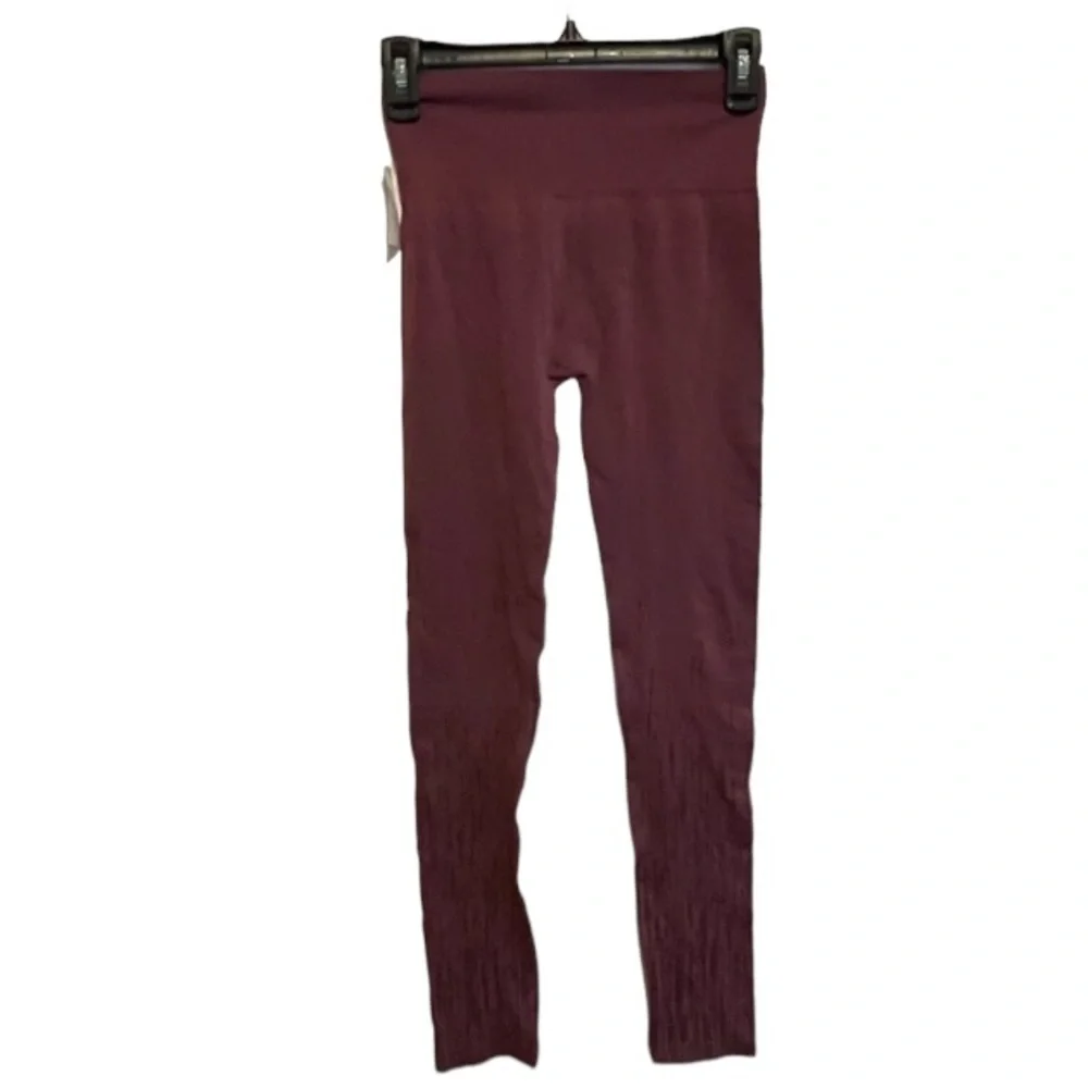 NWT Admiral Purple Women’s Athletic Leggings Size Medium
